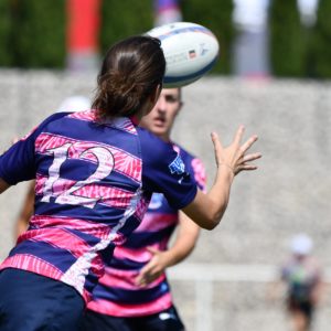 L'équipe féminine de rugby à 7 de l'association Esprit Sud Sevens en pleine action de jeu de Sevens. Rejoins nous